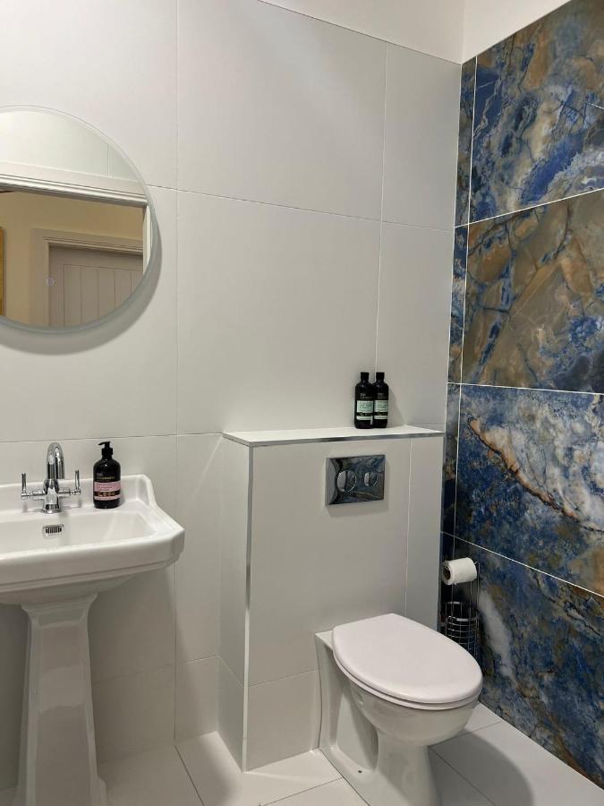 Riverfront Apartments At The Blue Goat Ramelton Exteriör bild